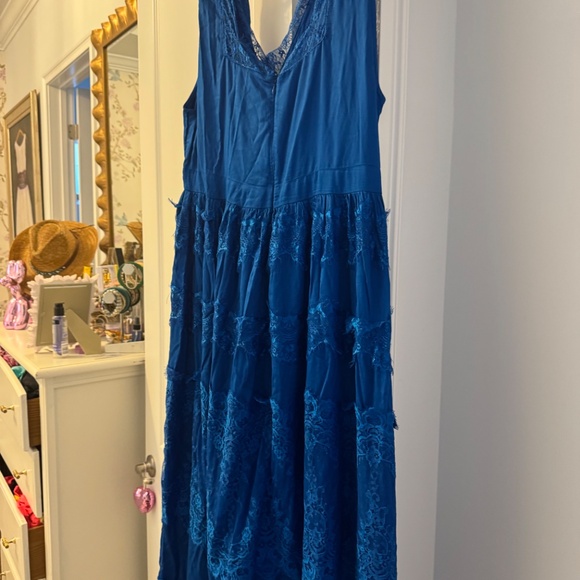 Let Me Be Sleeveless Lace Maxi Dress - X-Large - Picture 2 of 2